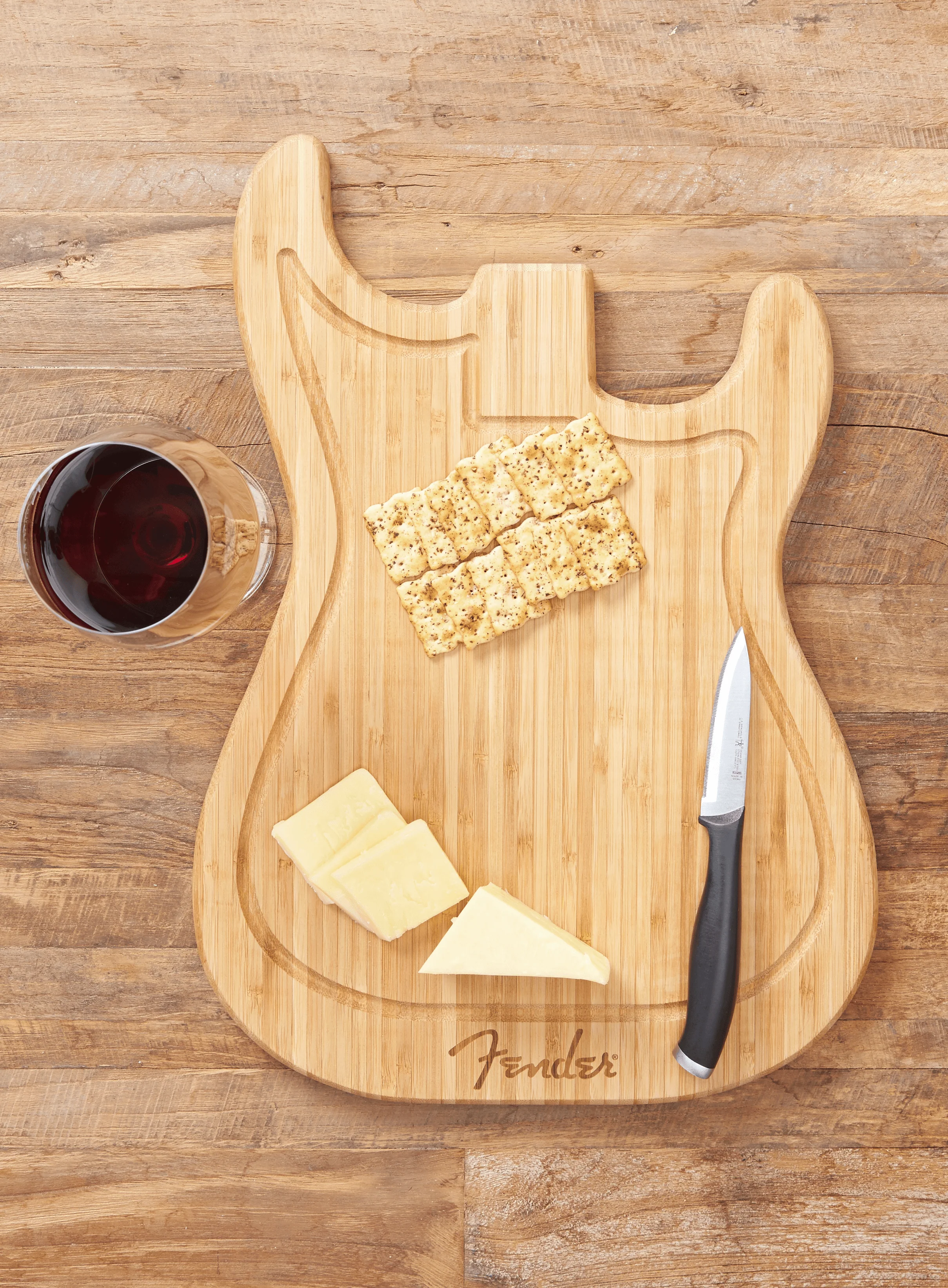 Fender™ Stratocaster™ Cutting Board 2 Fender™ Stratocaster™ Cutting Board